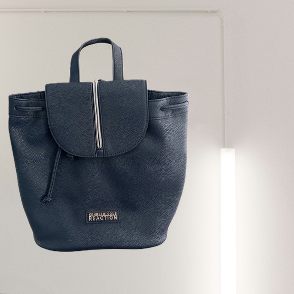 Chic Kenneth Cole Bag/Backpack - Picture 1 of 4